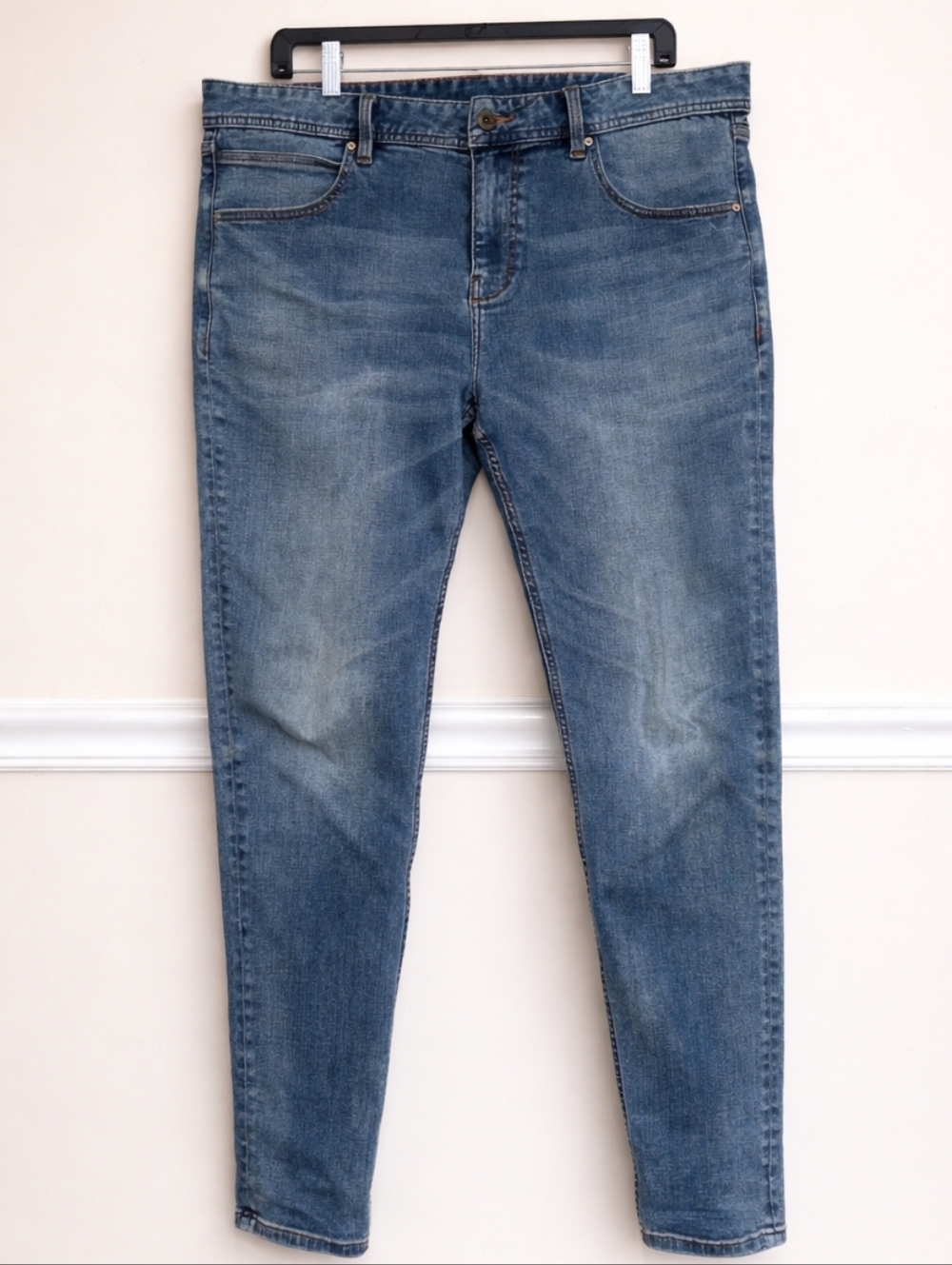 Jack &Jones  Men's Mid Wash Blue 901 Slim Jeans W34/L32. 100% Denim.